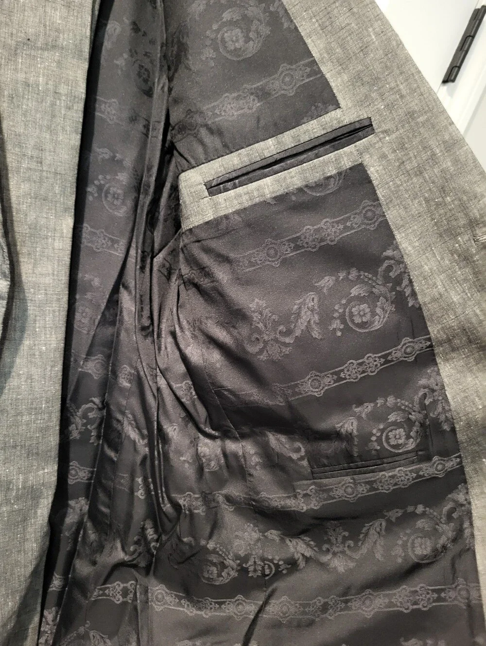 Versace Men's Graphite Gray Two-Button Suit Size 58